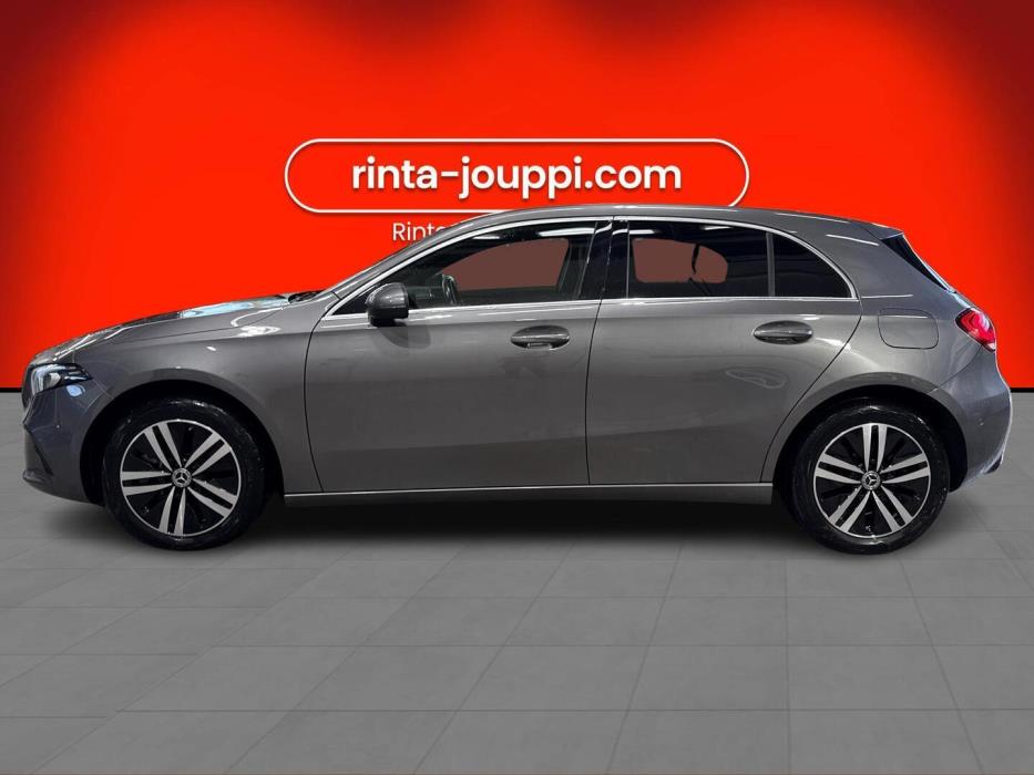 MERCEDES-BENZ A 2023