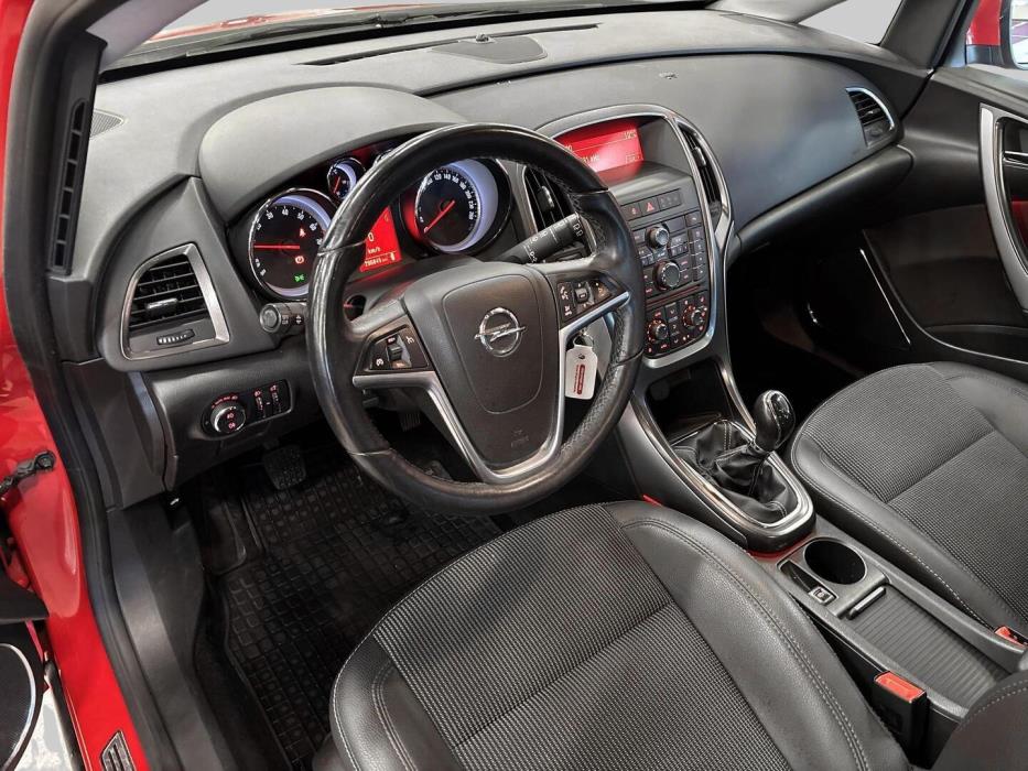 OPEL ASTRA 2012