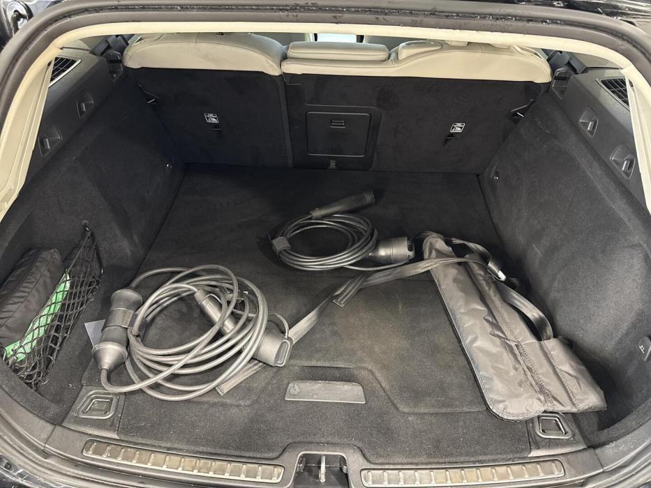 VOLVO V60 2023