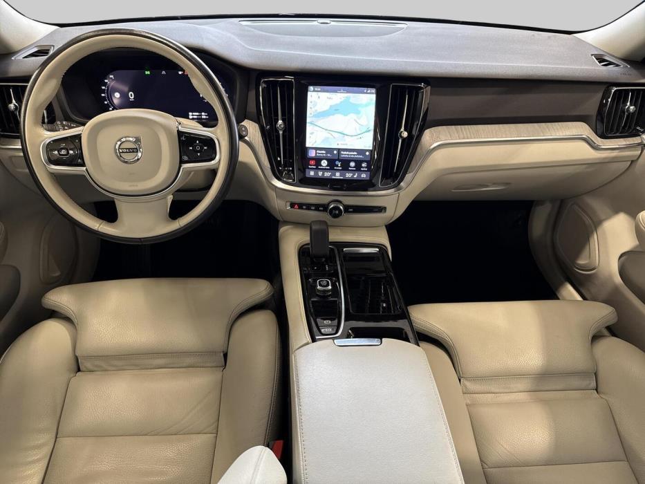 VOLVO V60 2023