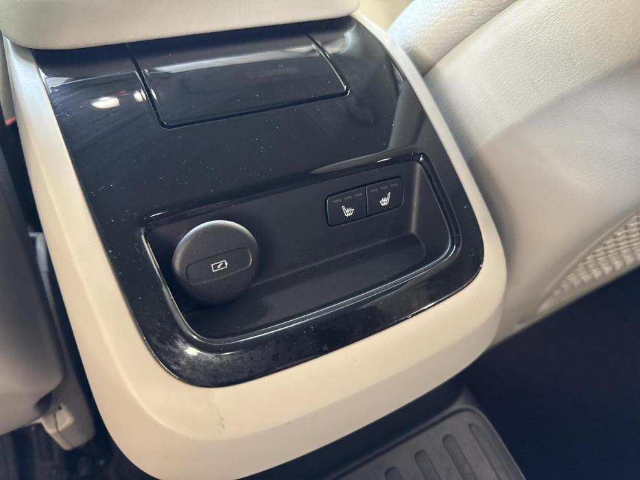 VOLVO V60 2023
