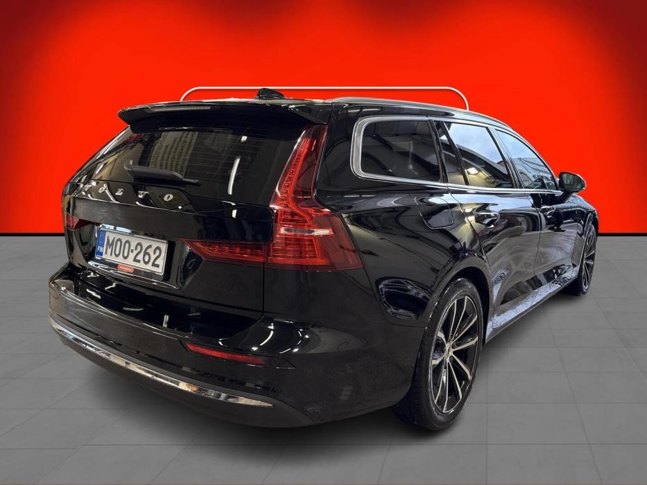 VOLVO V60 2023