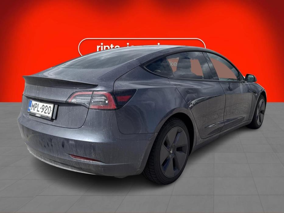 TESLA Model 3 2022