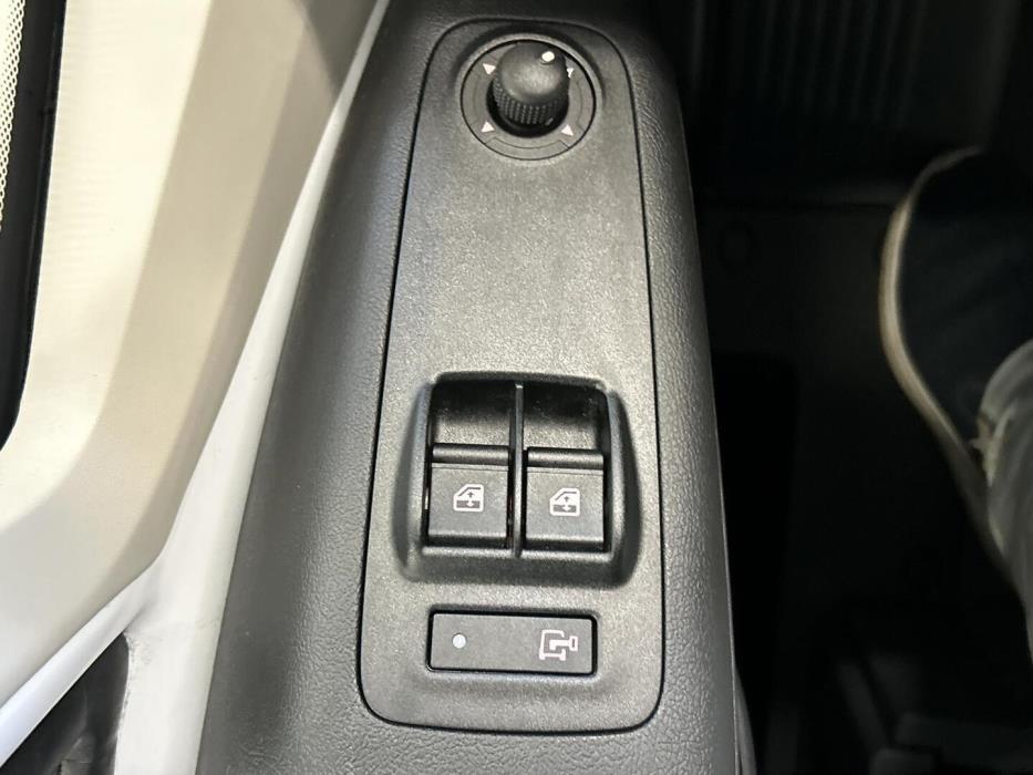 ROADCAR VAN R 600 2024