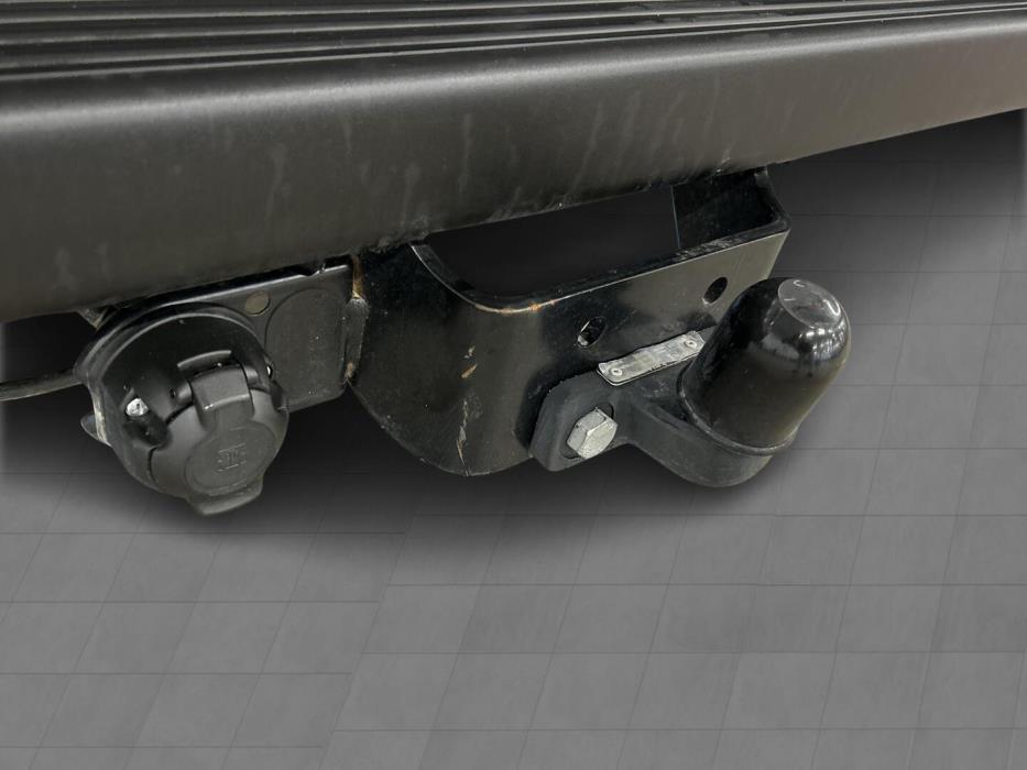 ROADCAR VAN R 600 2024