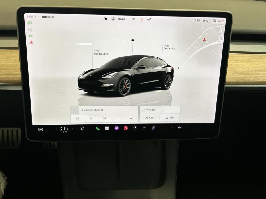 TESLA Model 3 2022