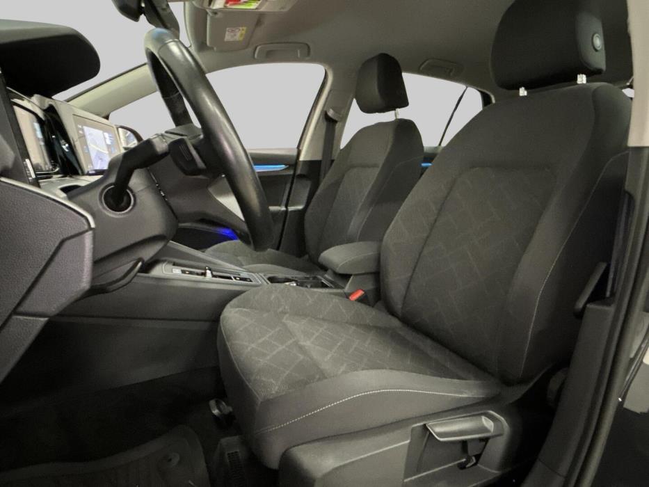 VOLKSWAGEN Golf 2021