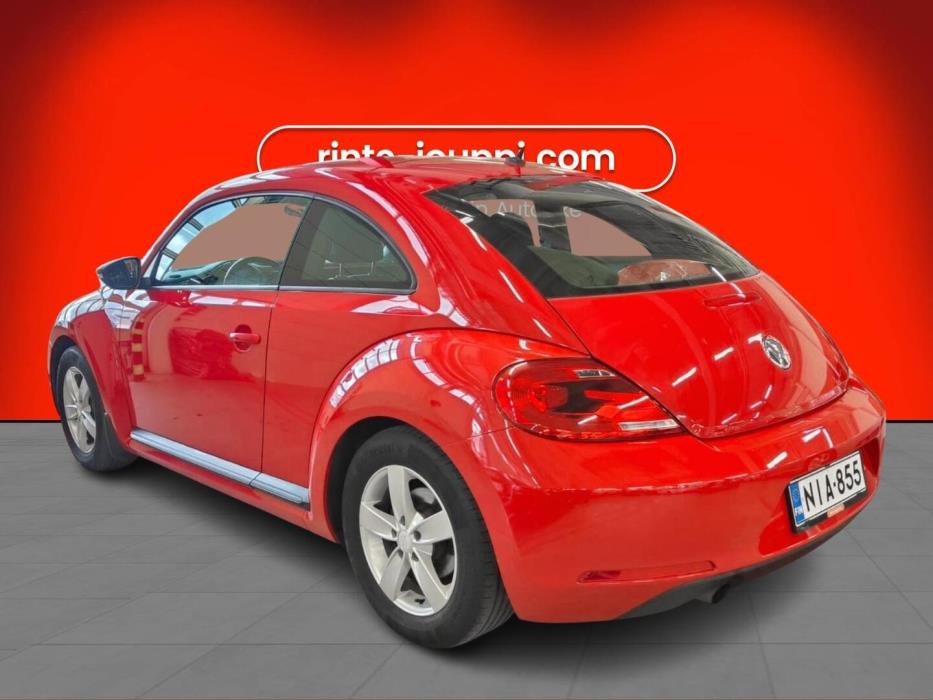 VOLKSWAGEN Beetle 2012