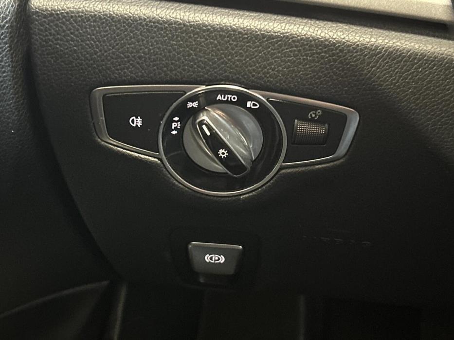 MERCEDES-BENZ E 2019