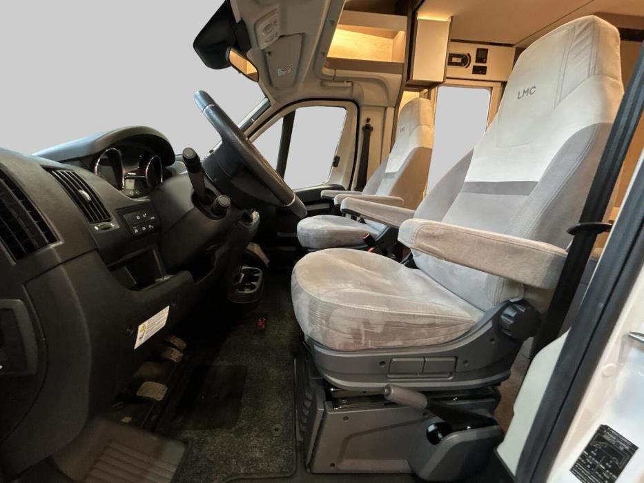 LMC TOURER 660 G LIFT 2022