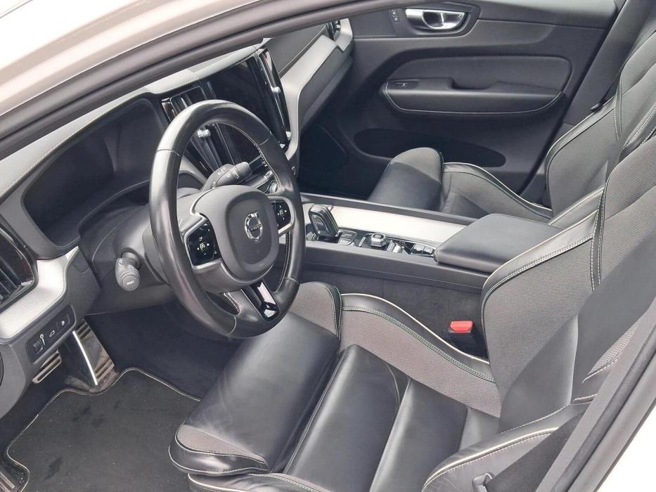 VOLVO XC60 2021