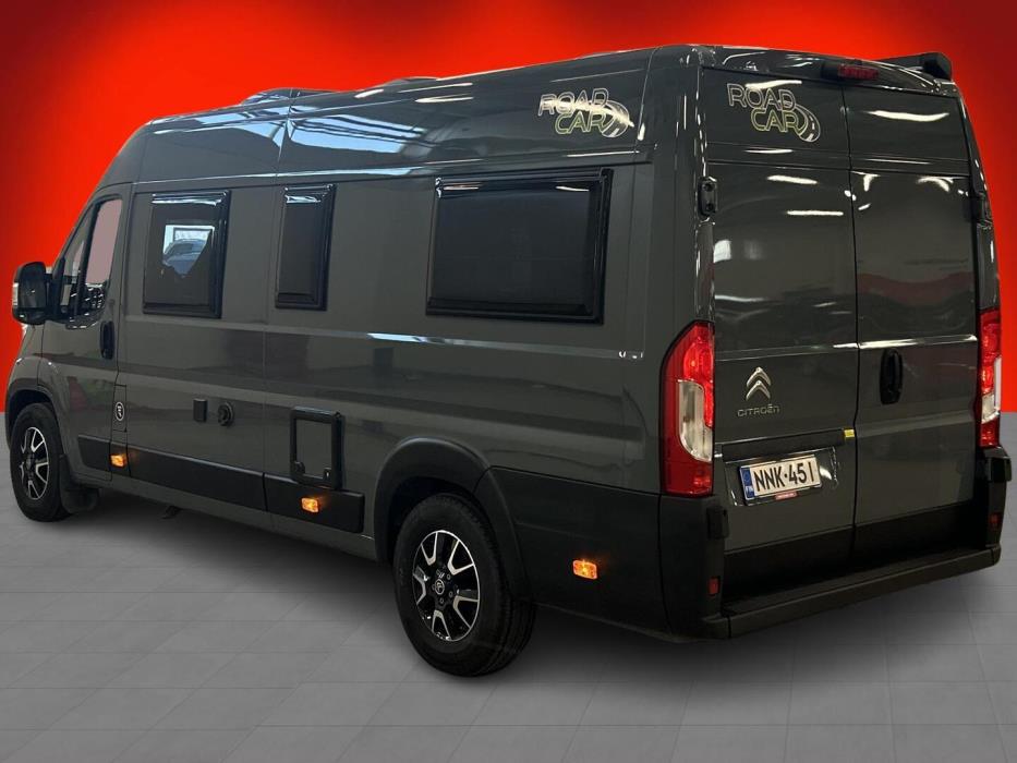 ROADCAR VAN R 640 2024