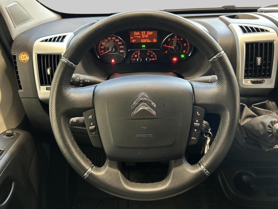 ROADCAR VAN R 640 2024