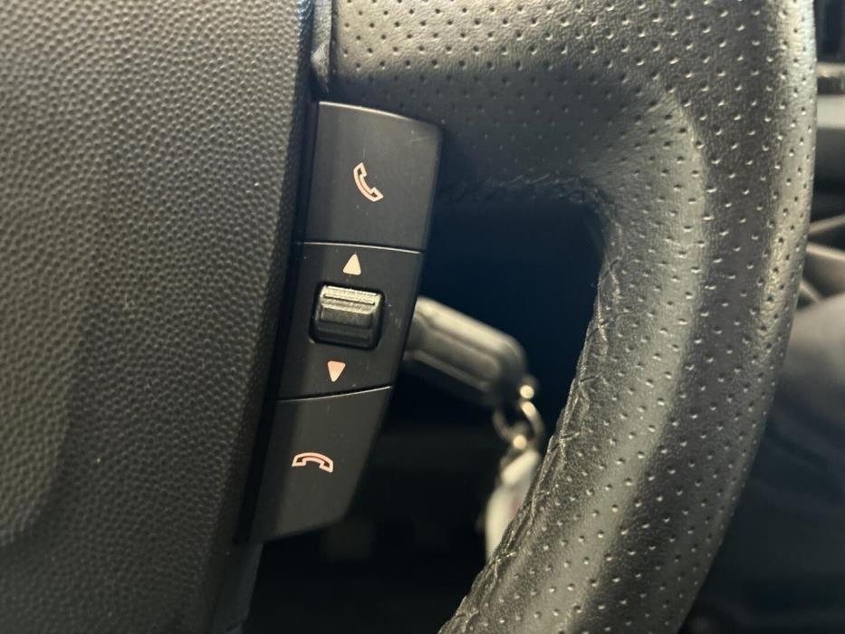 ROADCAR VAN R 640 2024