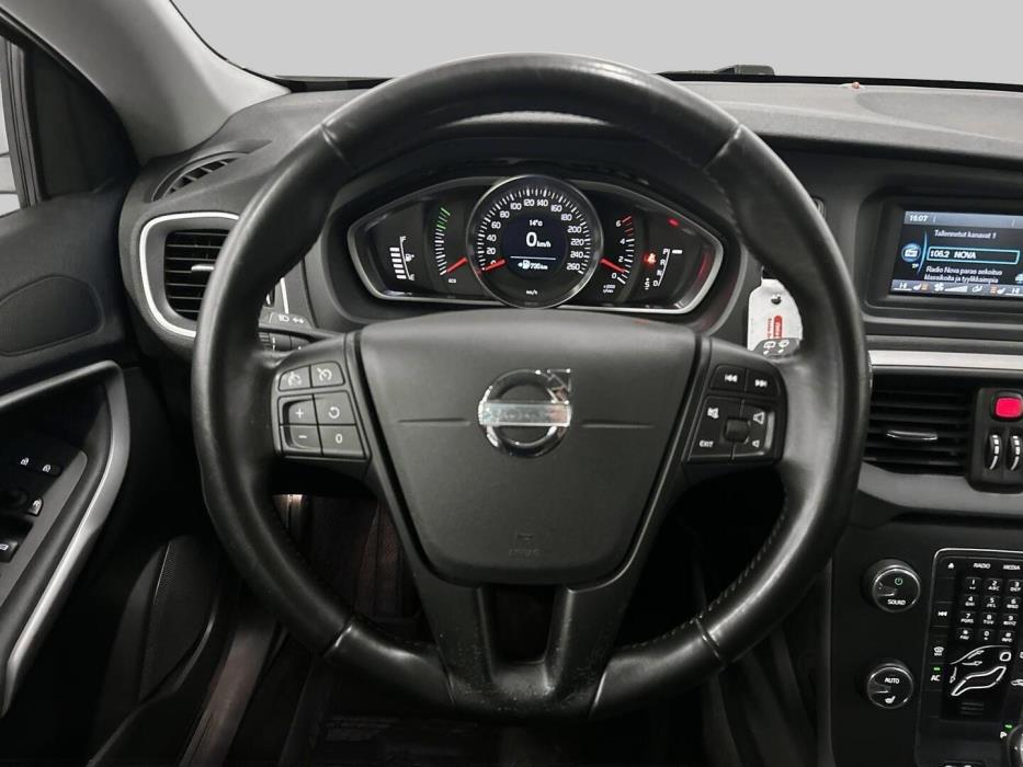 VOLVO V40 2013