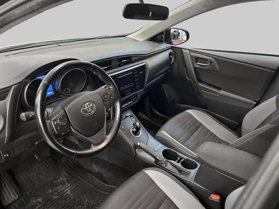 TOYOTA Auris 2017
