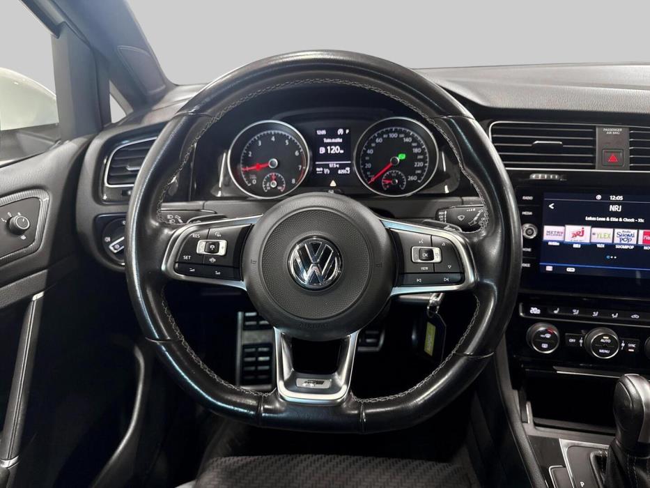 VOLKSWAGEN Golf 2020