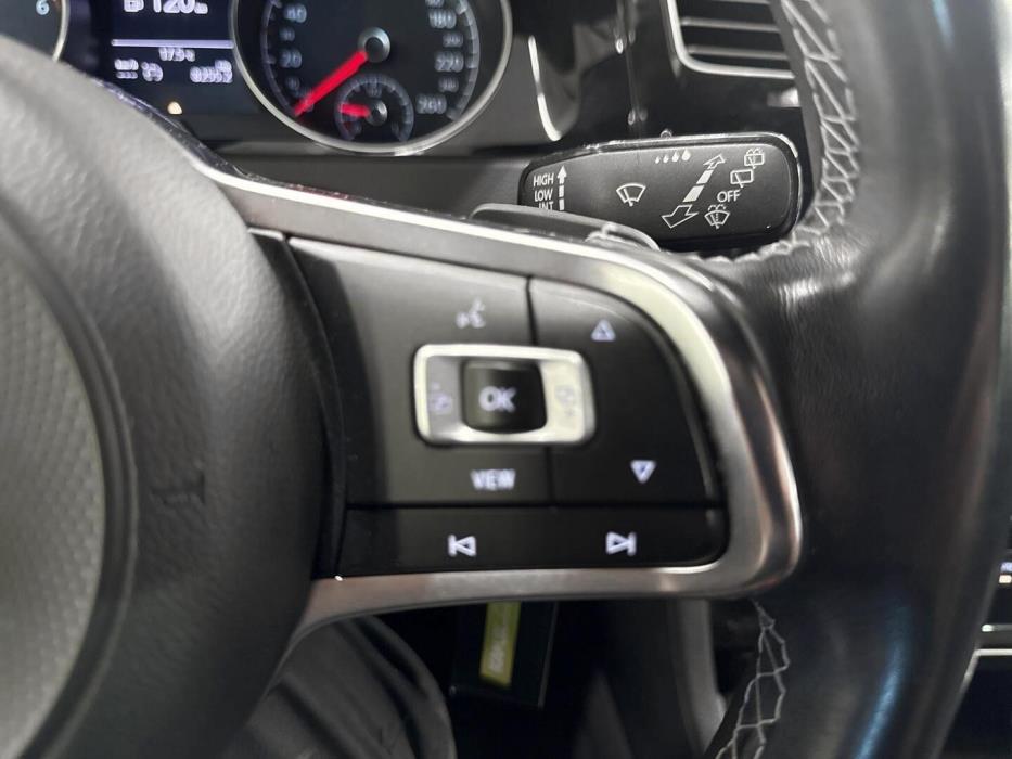 VOLKSWAGEN Golf 2020