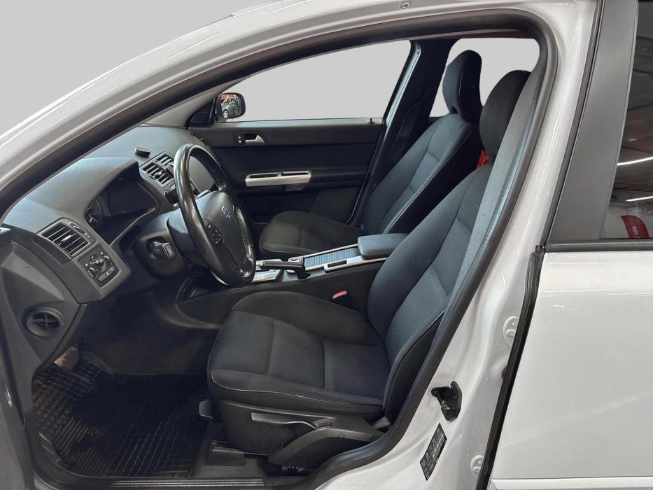 VOLVO V50 2009