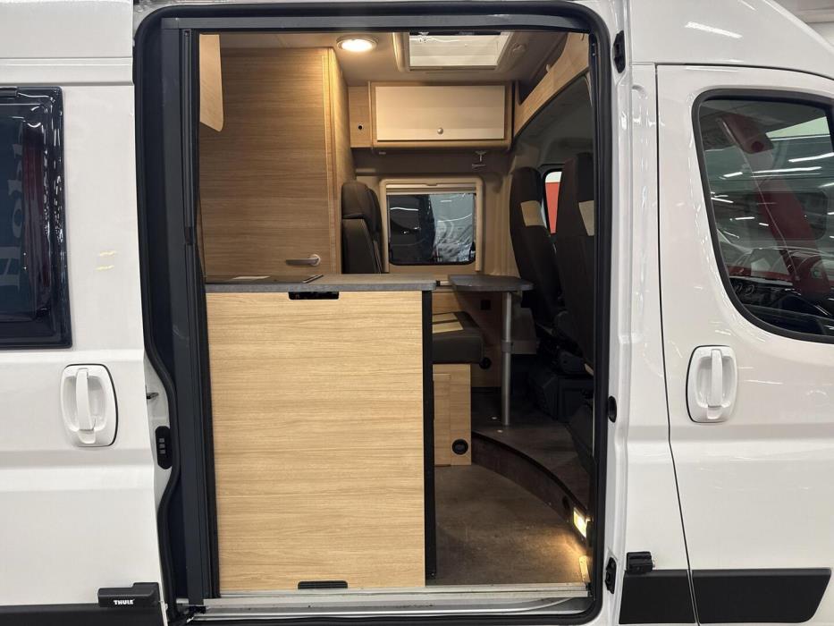 ROADCAR VAN R 540 2021