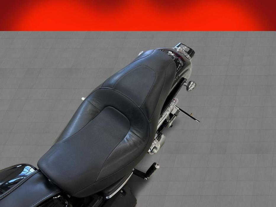 HARLEY-DAVIDSON DYNA 2009