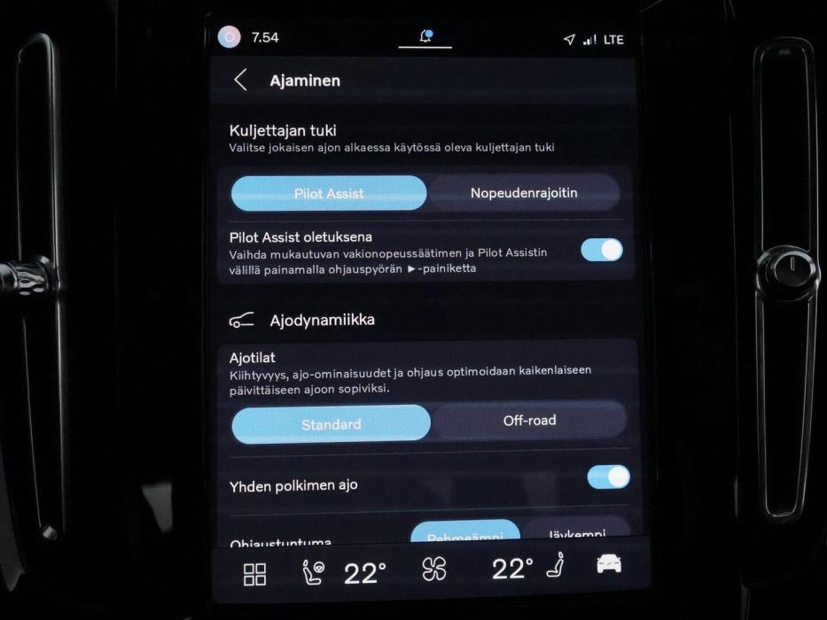VOLVO XC40 2022