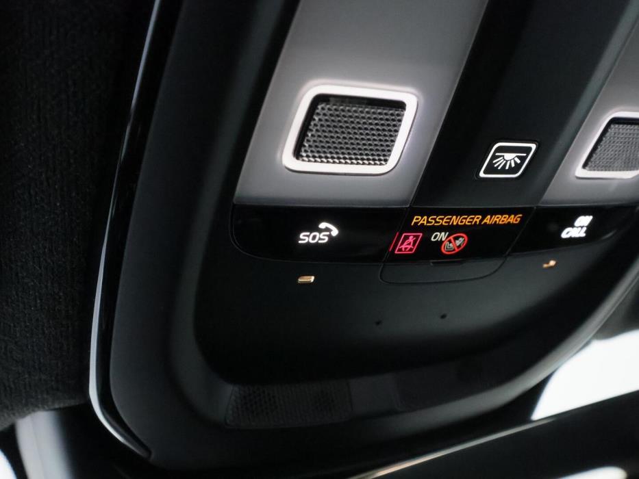 VOLVO XC40 2022