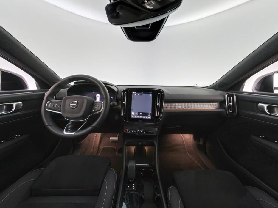 VOLVO XC40 2022