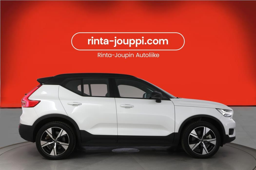 VOLVO XC40 2022