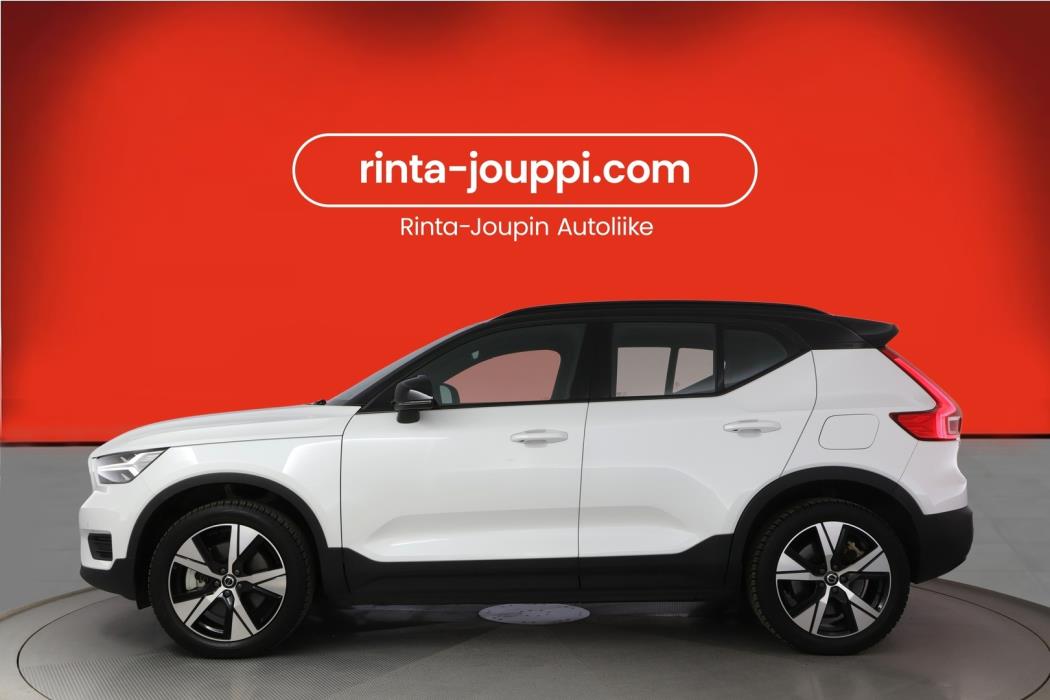 VOLVO XC40 2022