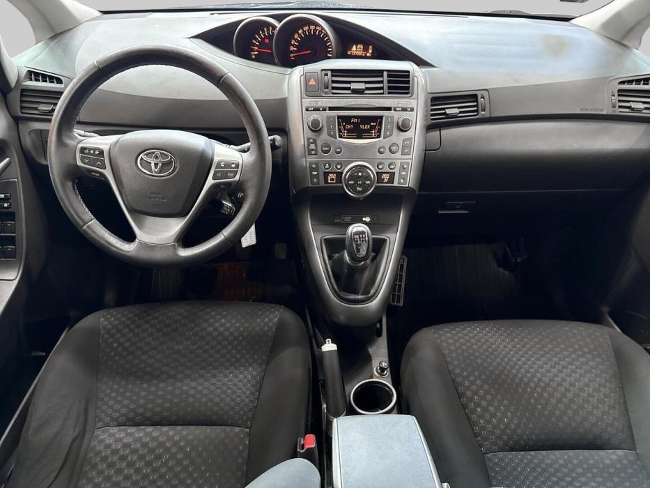 TOYOTA Verso 2010