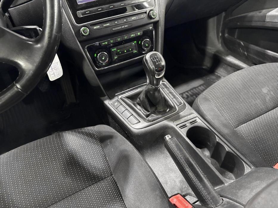 SKODA Superb 2009