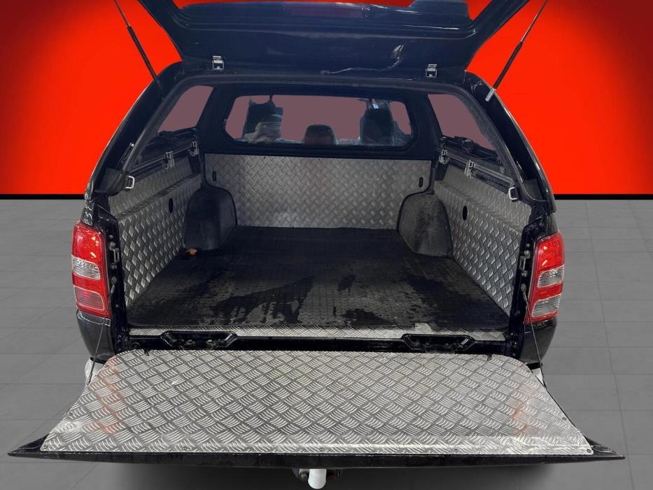 MITSUBISHI L200 2016