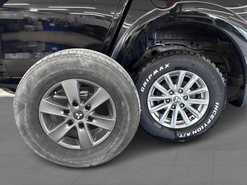 MITSUBISHI L200 2016