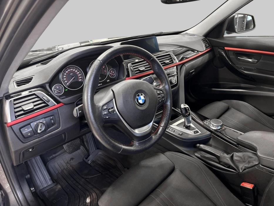 BMW 330 2018