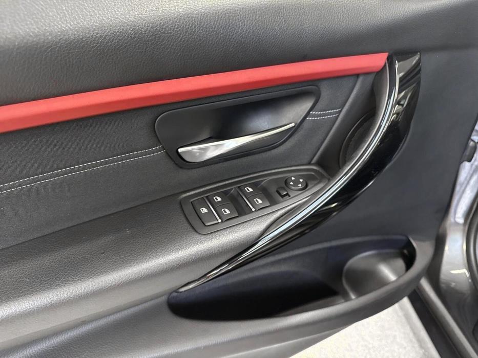 BMW 330 2018