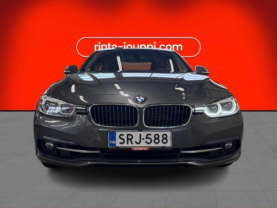 BMW 330 2018