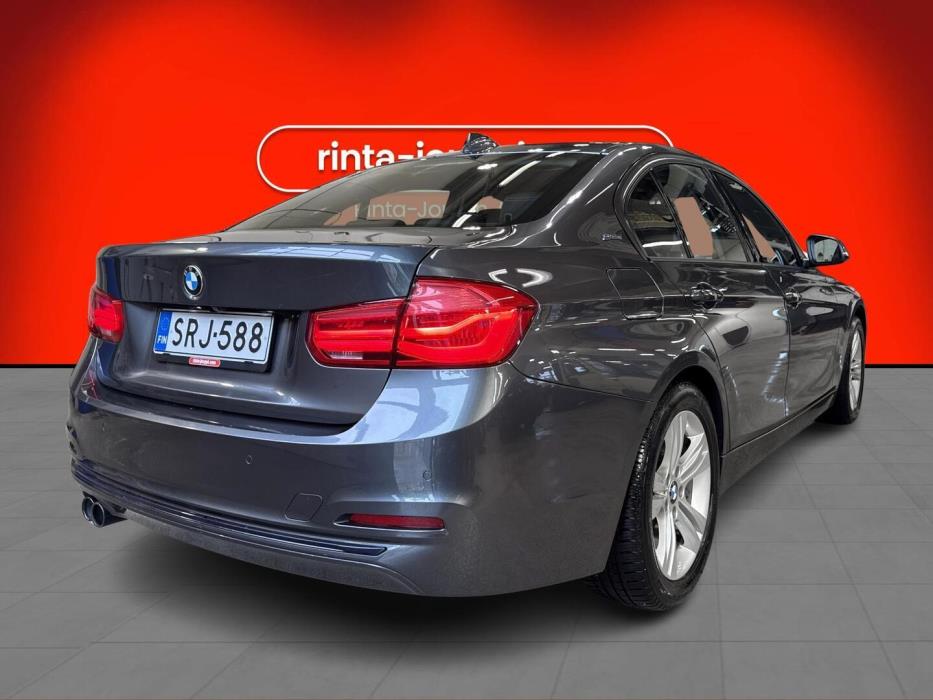BMW 330 2018