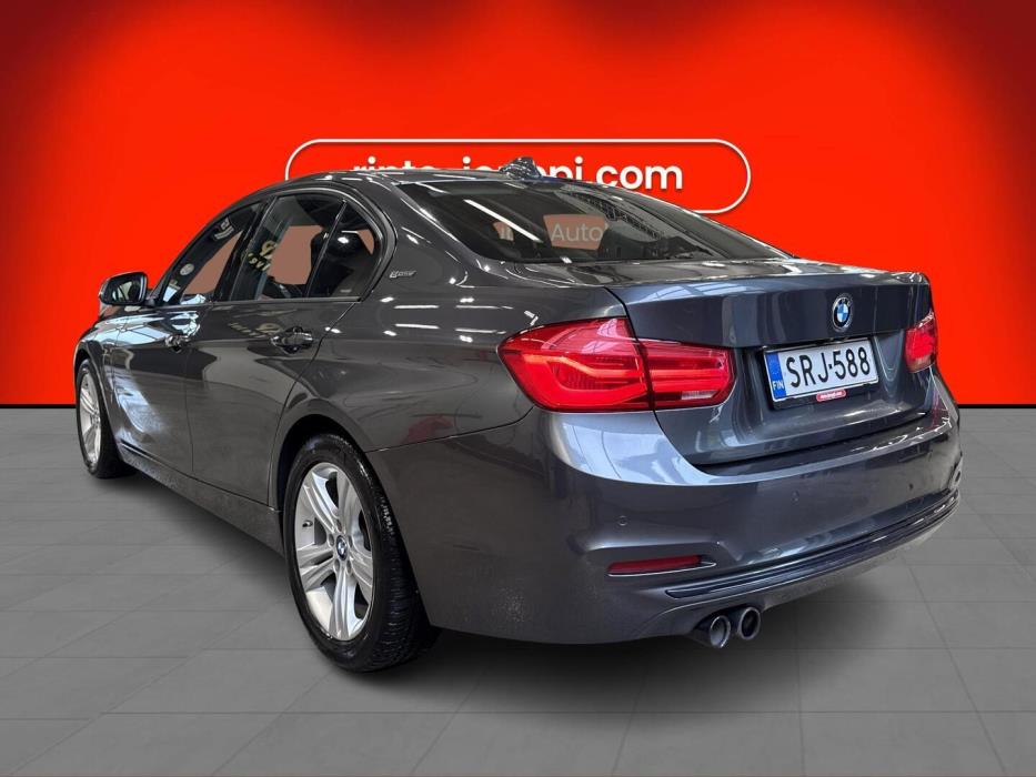 BMW 330 2018