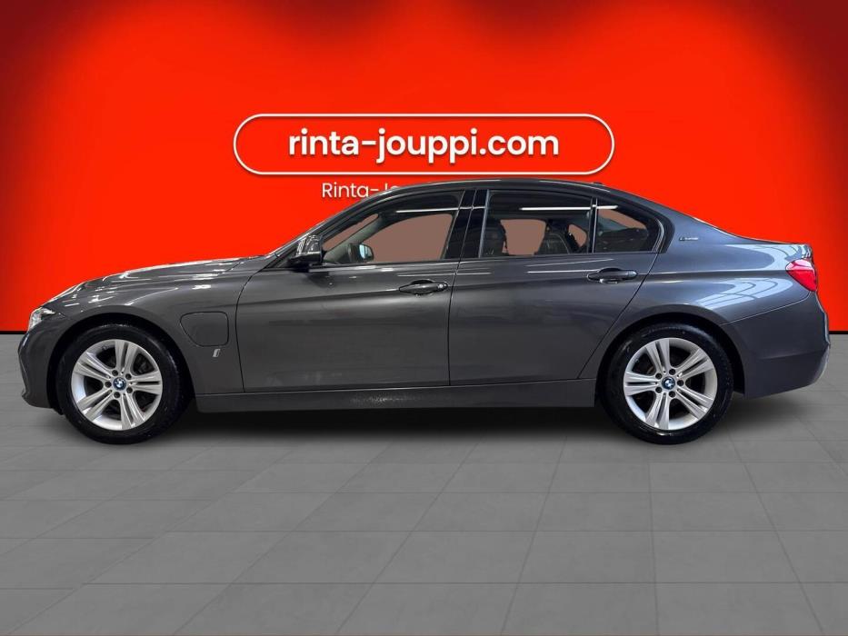 BMW 330 2018