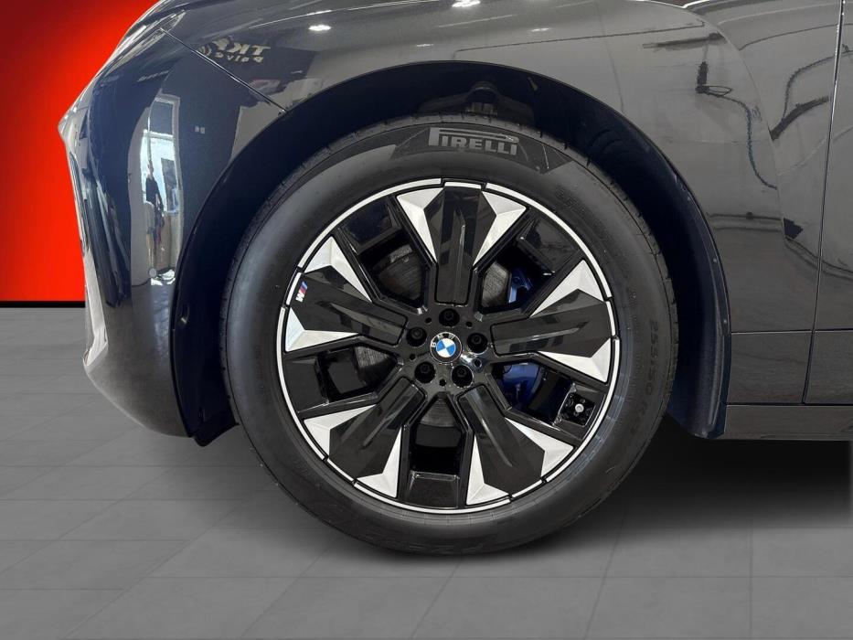 BMW IX 2025