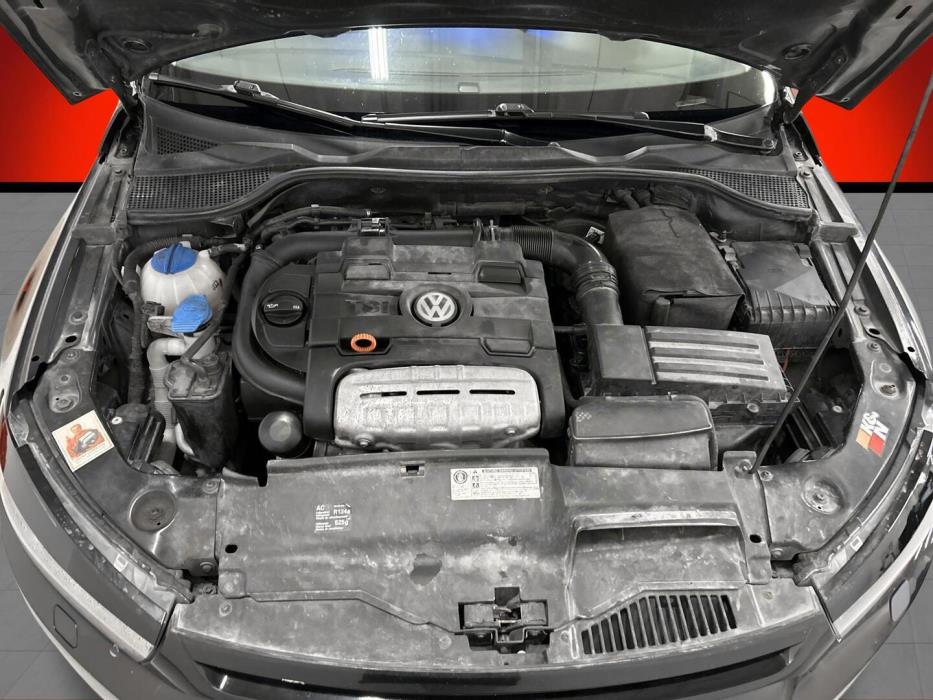 VOLKSWAGEN Scirocco 2011