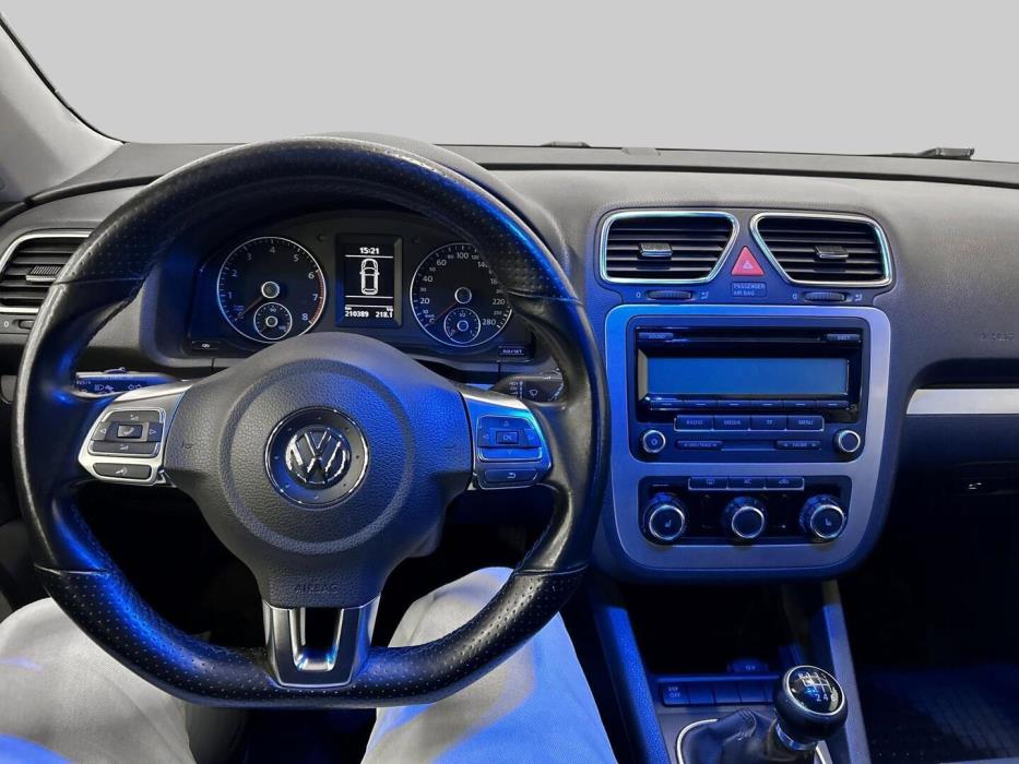 VOLKSWAGEN Scirocco 2011