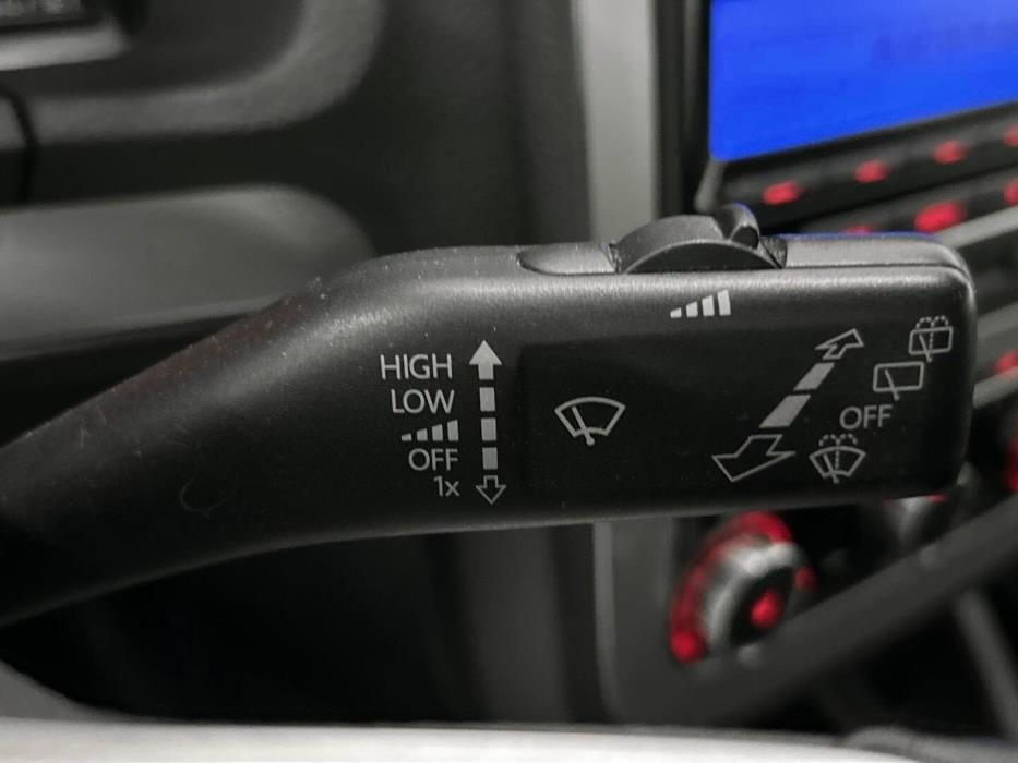 VOLKSWAGEN Scirocco 2011