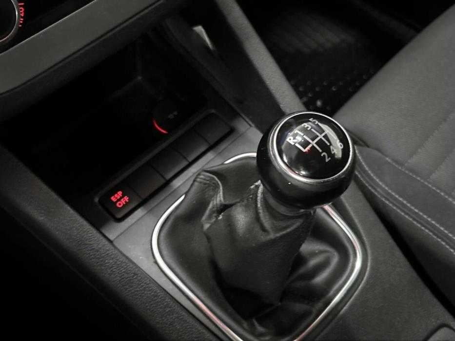 VOLKSWAGEN Scirocco 2011