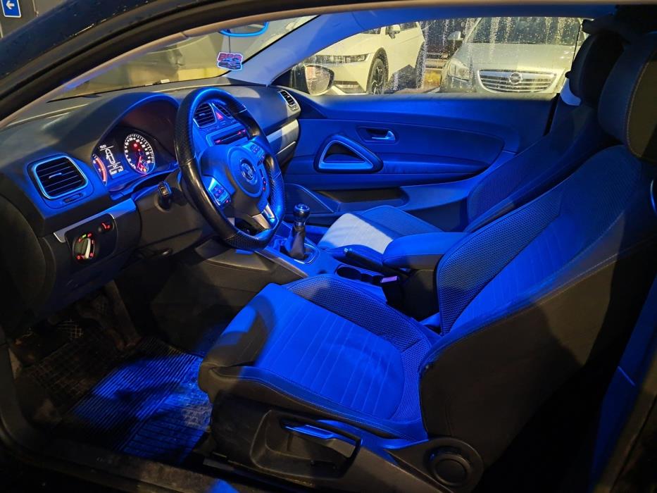 VOLKSWAGEN Scirocco 2011