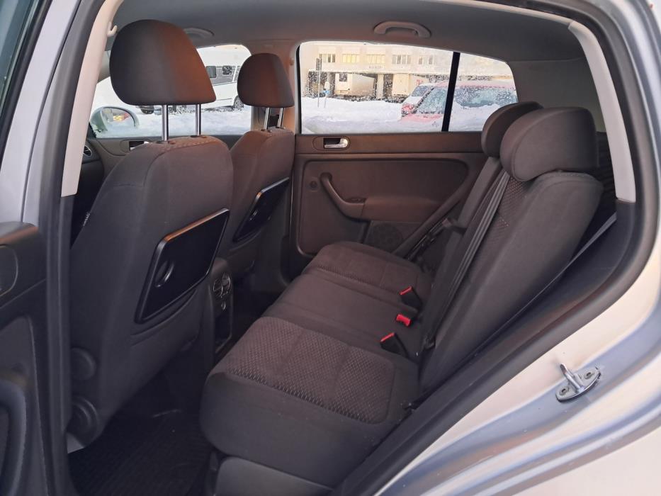 VOLKSWAGEN Golf Plus 2012