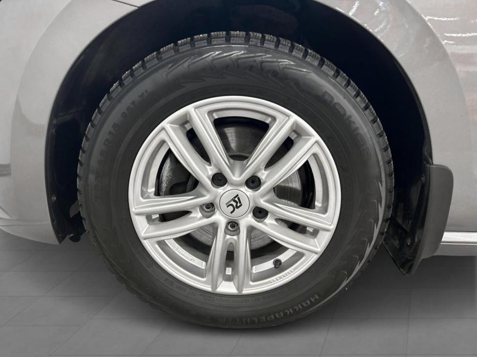 VOLKSWAGEN Golf Sportsvan 2015