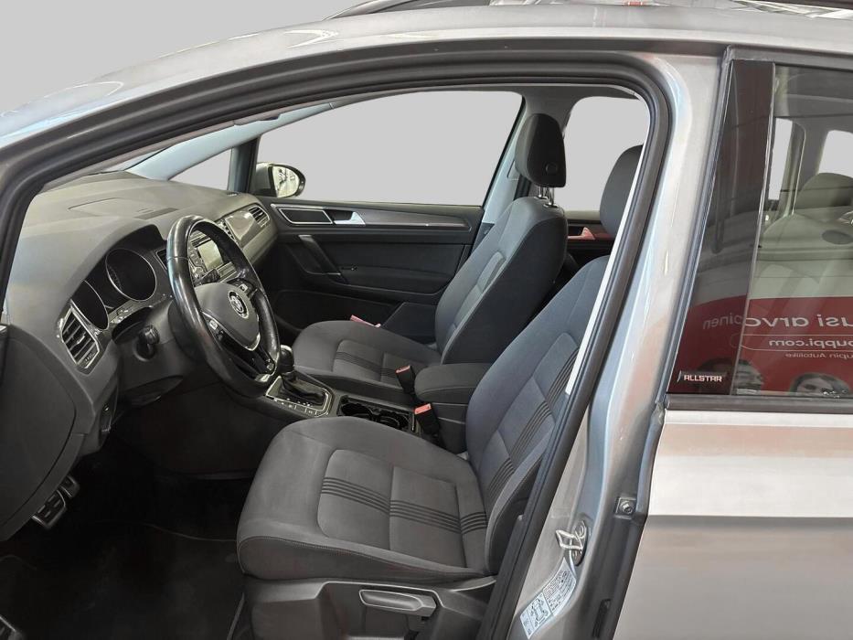 VOLKSWAGEN Golf Sportsvan 2016