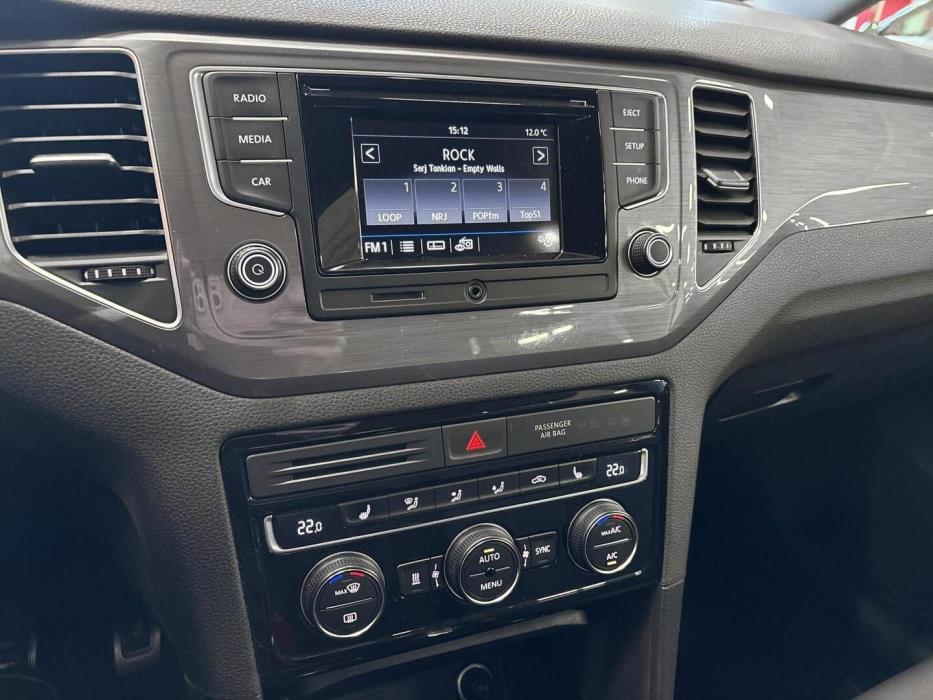 VOLKSWAGEN Golf Sportsvan 2016
